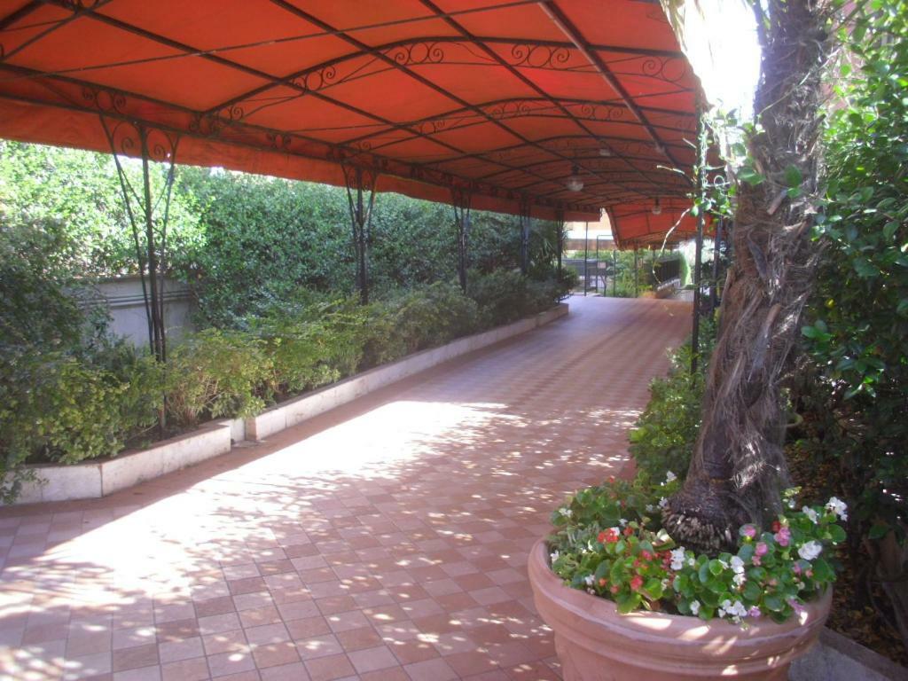Lovely Little Apartment In Via Aurelia โรม ภายนอก รูปภาพ